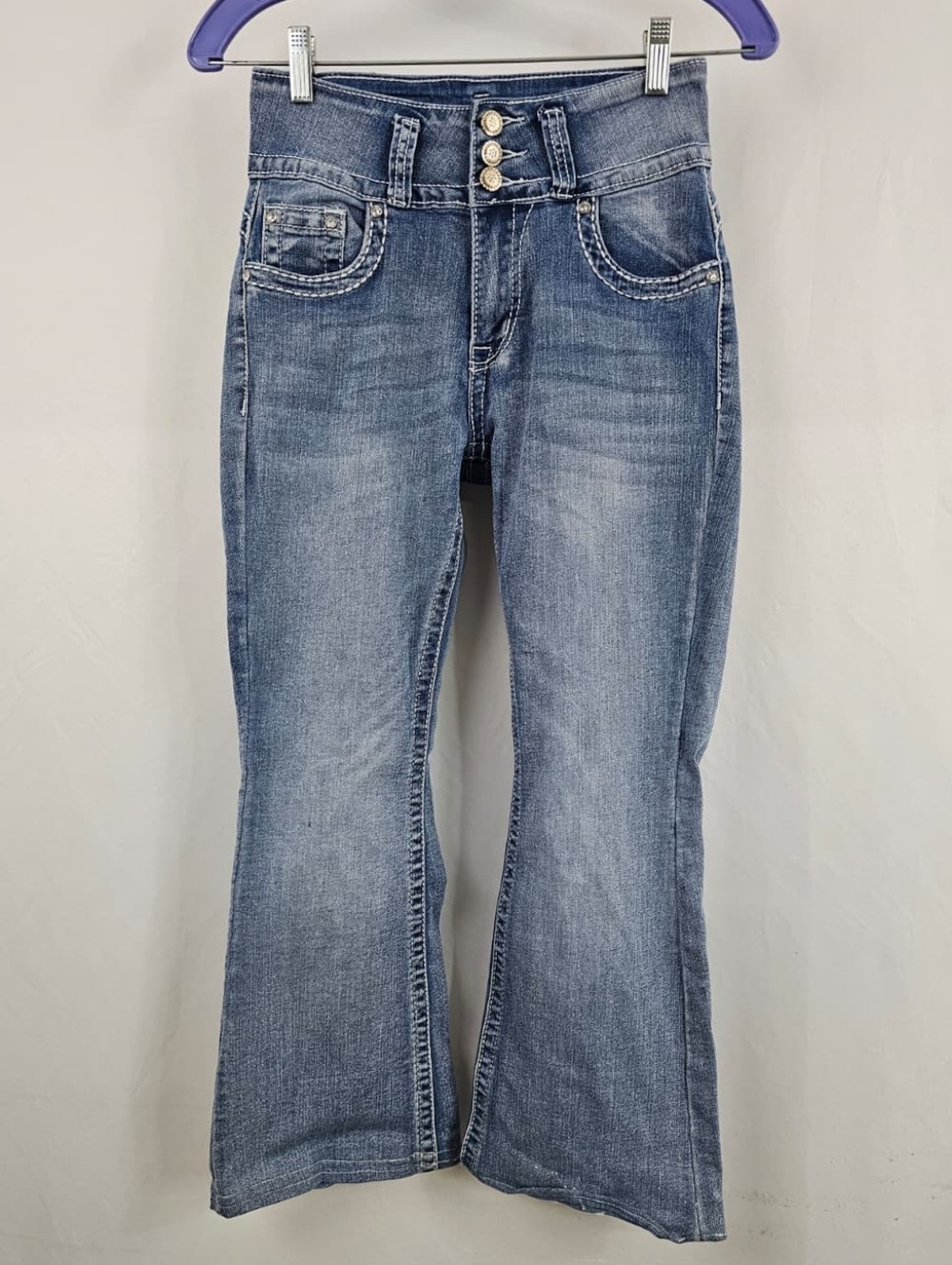 H&Y Women's Light Wash Embellished Stretch Flare Jeans, Sz 3/4